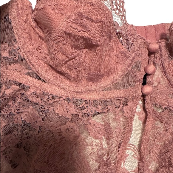 ✨ Urban Outfitters Size Large Lace Camisoles Tank Tops Y2K Inspired - NWT & EUC - Picture 6 of 9